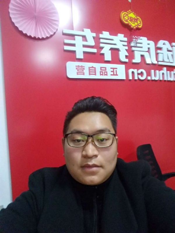 向上倾斜45度的第一张照片--沈阳相亲服务中心