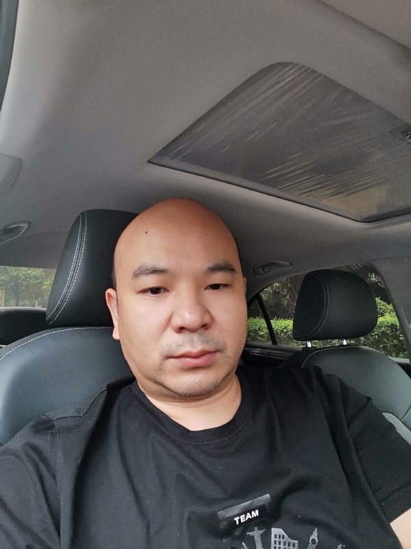 爷们已经老了的第一张照片--沈阳相亲服务中心
