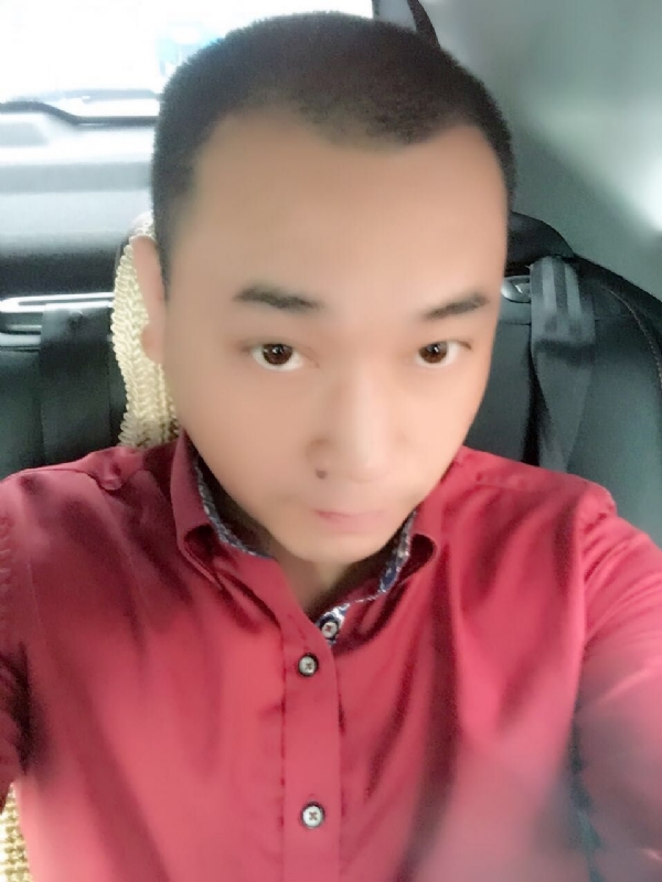 在一个路口等的第一张照片--沈阳相亲服务中心