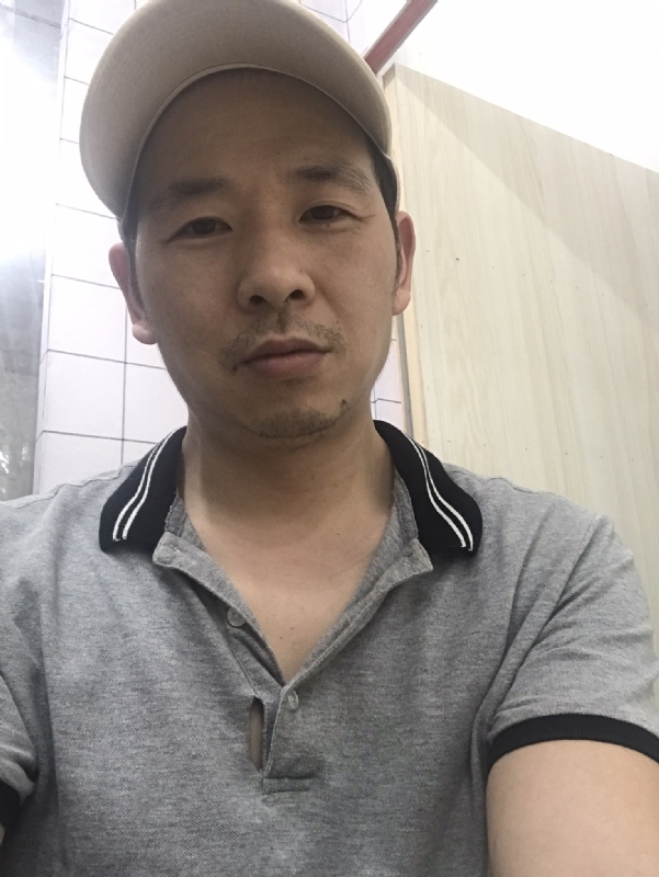 老何的第一张照片--沈阳相亲服务中心