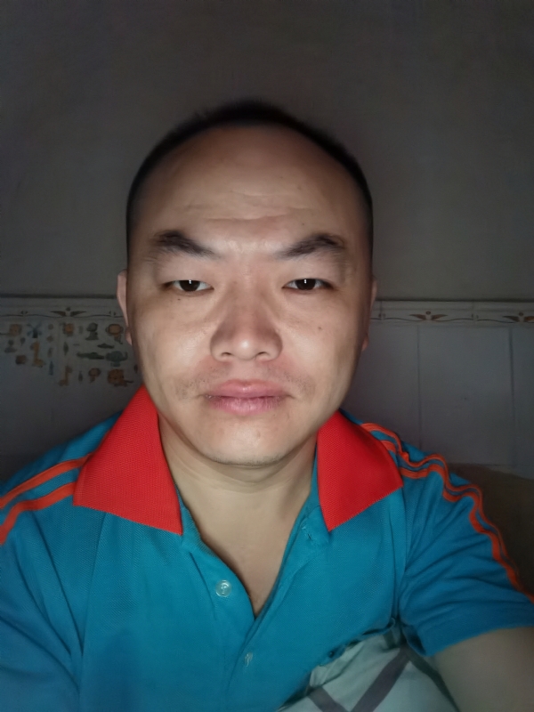 与子携老的第三张照片--沈阳相亲服务中心