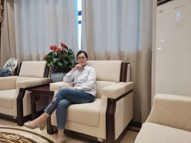 秋水伊人的第一张照片--沈阳相亲服务中心
