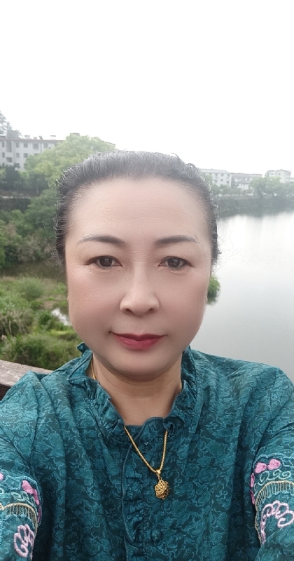 雨中情的第一张照片--沈阳相亲服务中心